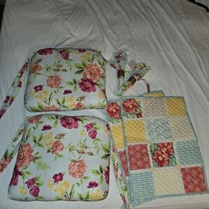 Pioneer Woman's Floral Cushion and Quilted Set